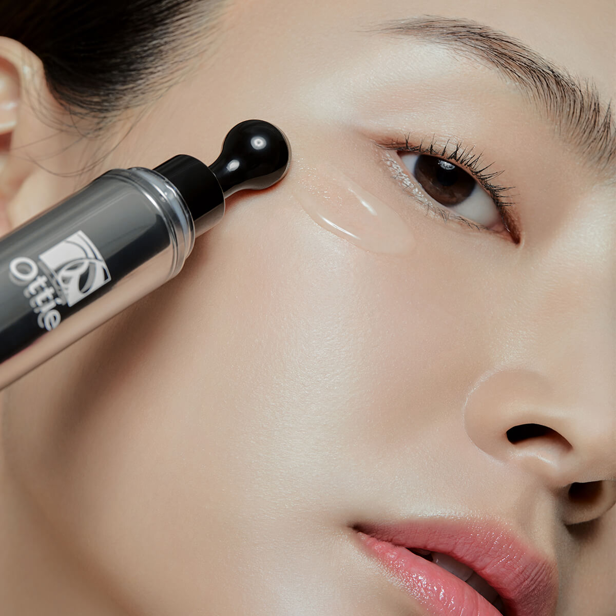 OTTIE Platinum Aura Roll-Up Eye Cream - image 7
